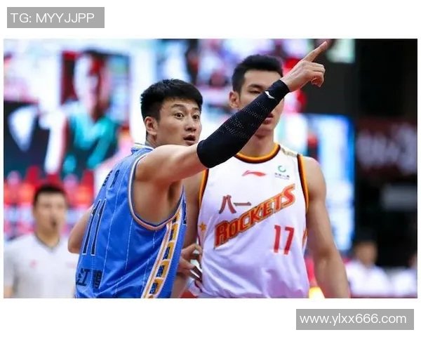 武汉篮球队快攻革新之路:战术创新与球员协作的完美结合 武汉篮球队快攻革新之路:战术创新与球员协作的完美结合