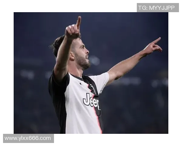 皮亚尼奇荣获欧洲金球奖提名,或成为第一位捧得该奖的意大利球员 皮亚尼奇荣获欧洲金球奖提名,或成为第一位捧得该奖的意大利球员